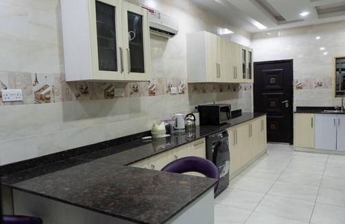 Ofin House | Inviting 5-Bed Penthouse in Lekki, Lagos with Breakfast