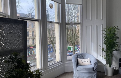 North West Apartment | Inviting Apartment in Glasgow's Vibrant West End