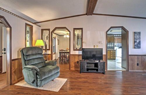 Cadiz House | Idyllic Cadiz Retreat with Lake Barkley Deck & Family-Friendly