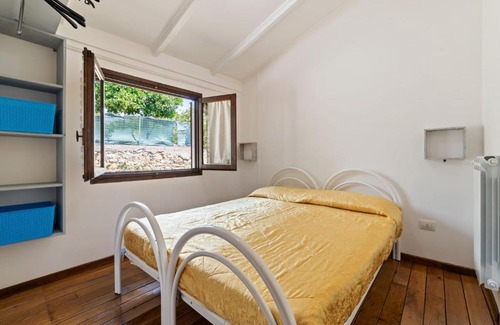 Villammare Ski Chalet | Idyllic Chalet in Villammare, Steps from the Seabeach