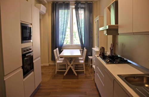 Reggio Calabria House | Inviting Beachside Holiday Home with Ocean View & Breakfast