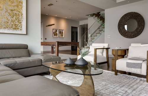 Central Okanagan House | Elegant Lakestone Waterside Home with Lake Views & Spa