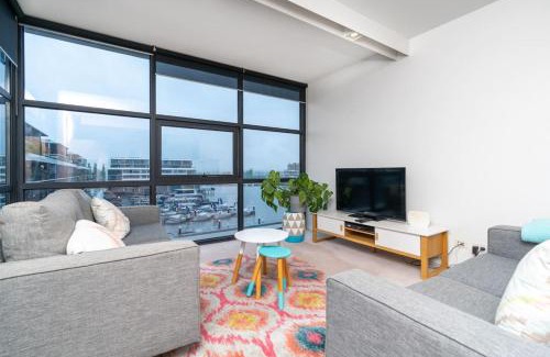 Kingston Apartment | Enchanting Lake Views Await You in Kingston