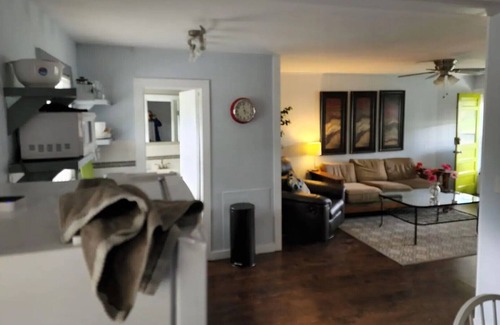 Shawnee Apartment | Charming Shawnee Hideaway: Pet & Child Friendly Retreat