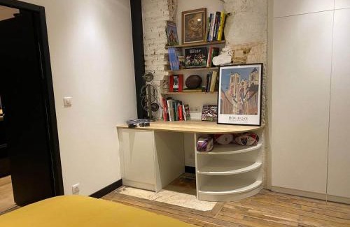 Bourges Apartment | Discover CAPUCINE: Child-Friendly Stay with 9.7 Rating