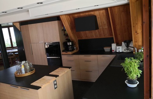 Arc-1600 Ski Chalet | Chalet Pointu de Capucine: Ski-In, Ocean View & Family Friendly