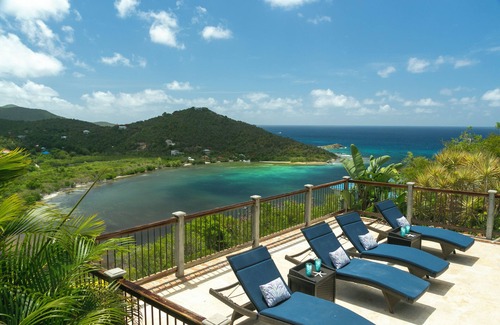 Gift Hill House | Indulge in Cara Mia: Private Pool & Ocean Views Await