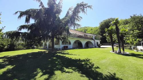 Montefiore Conca House | Experience Cara Pace: Ideal Retreat for Group Getaways