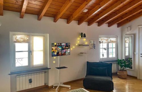 Genoa Historical Centre Apartment | Genova Trendy Attico Near the Acquario for Your Stay