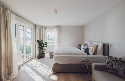 Wasserburg Hotel | Discover Caraleon: Family-Friendly Oasis with Spa & Pool
