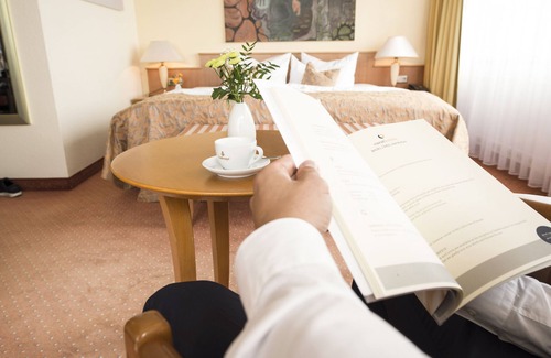 Weil am Rhein Hotel | Elegant Carathotel Basel: Spa Retreat with Top Amenities