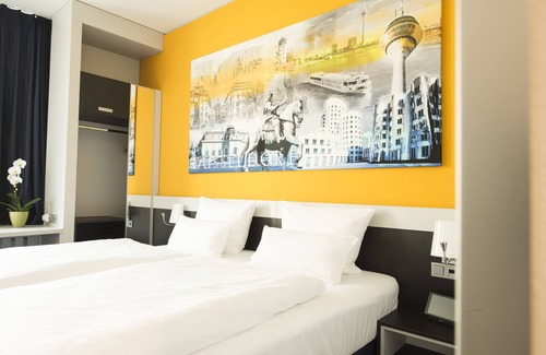 Stadtmitte Hotel | Top-Rated Carathotel Düsseldorf City: Family-Friendly Stays