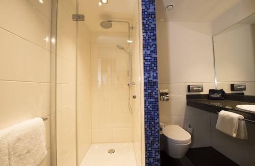 Stadtmitte Hotel | Top-Rated Carathotel Düsseldorf City: Family-Friendly Stays