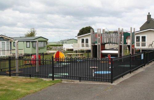 Talybont Resort | Pet-Friendly Caravan 521: Family Fun in Barmouth