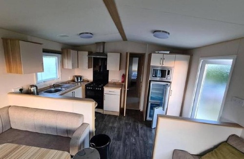 Fenny Bentley House | Caravan with decking at Ashbourne Heights Holiday Park ref 66025TV