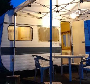 Carhaix-Plouguer Other | Cozy Caravane Hôte: Family-Friendly Retreat Awaits You