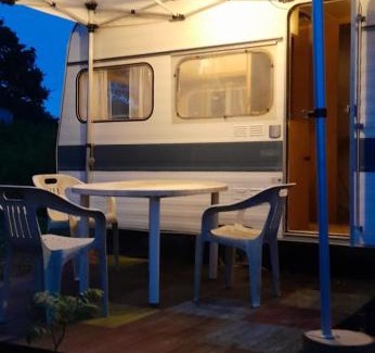 Carhaix-Plouguer Other | Cozy Caravane Hôte: Family-Friendly Retreat Awaits You