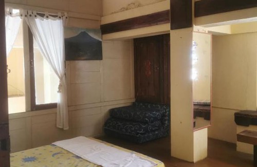 Bukittinggi House | Discover Caravansary: Family-Friendly Stay with Breakfast