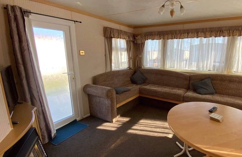 Skegness Cabin | CaravanSleeps4-HotTub-Coastal-Parking-QuietRetreat