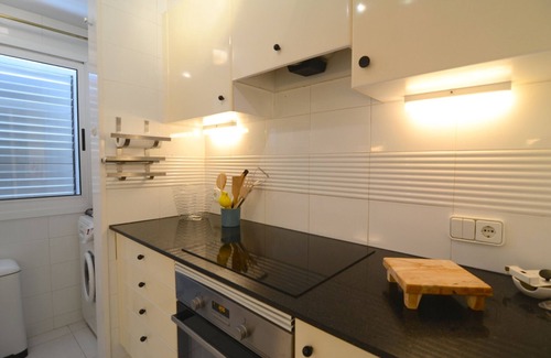 L'Escala Apartment | Experience CARAVEL.LES B 303: Top-Rated with Pool & Spa