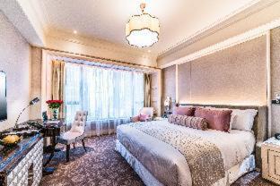 Dong Khoi Hotel | Discover Caravelle Saigon: 5-Star Retreat with Pool & More
