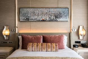 Dong Khoi Hotel | Discover Caravelle Saigon: 5-Star Retreat with Pool & More