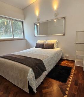Carcavelos House | CARCAROOMS Guest House