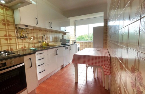 Sao Domingos de Rana Apartment | Renovated 3-Bedroom Retreat in Carcavelos, Cascais