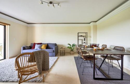 Carcavelos Apartment | Family-Friendly Stay at Carcavelos Apartment - 4 Star Rated