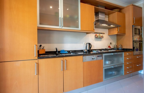 Lombos Apartment | Discover Carcavelos Beach 2: Family-Friendly Getaway