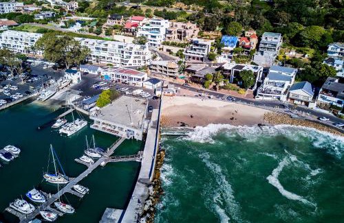 Gordons Bay Central House | Cardamom House: Beachfront Retreat with Ocean Views