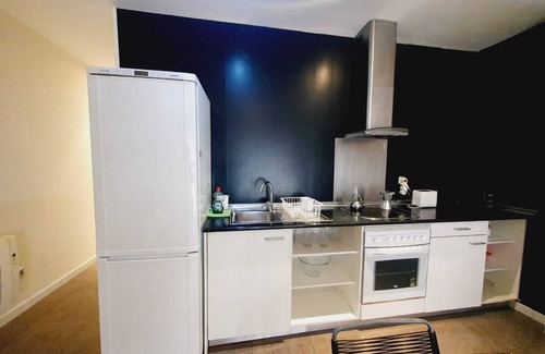 Entrevias House | Convenient Stay at Cardeñosa 2 / Asamblea Centro