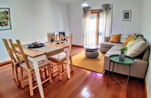 Falca Apartment | Cardeal's Nest: Family-Friendly Retreat with Top Reviews