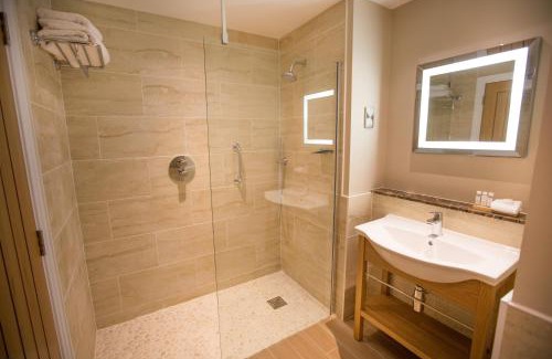 Broxton Hotel | Discover Carden Park Hotel: Golf, Spa & Pool Relaxation