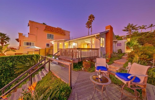 Cardiff-by-the-Sea House | Family and Pet-Friendly Cardiff Beach Cottage Retreat