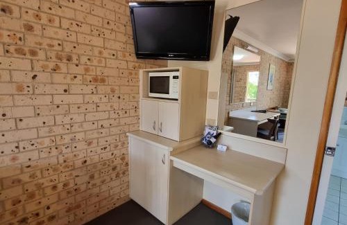 Cardiff Hotel | Cardiff Motor Inn: Family-Friendly with Breakfast Included