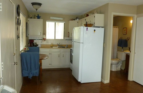 Wimberley Cabin | Exceptional Cardinal Cabin with Kitchen & Pet-Friendly Perks