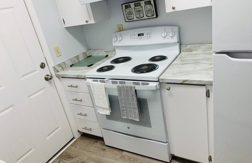 Norman Condo | Pet-Friendly Cardinal Creek: Ideal for OU Campus Stays!