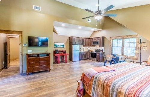 Glenville Apartment | Budget-Friendly Stay at Cardinals Crest for Families