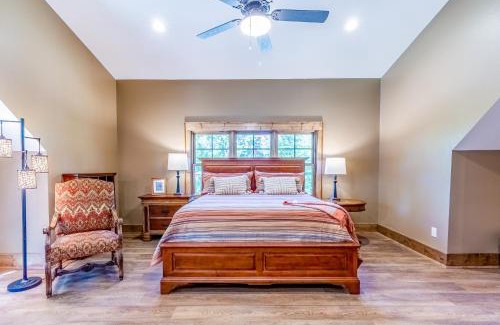 Glenville Apartment | Budget-Friendly Stay at Cardinals Crest for Families