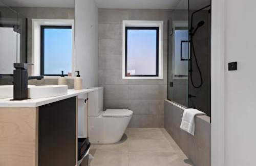 Cardrona Apartment | Pet-Friendly Cardrona Creekside Apartment for Family Getaways