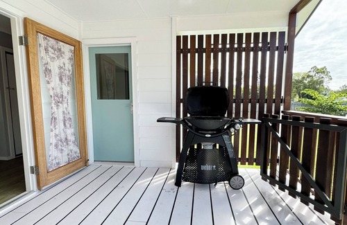 Cardwell House | Cozy Retreat at Cardwell Anglers for Adventure Seekers