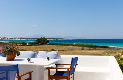 Kastraki House | Family-Friendly Care Naxos Home Steps from Kastraki Beach