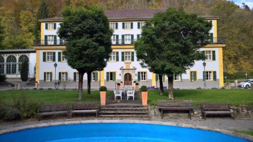 Bad Imnau Hotel | Pet-Friendly CAREA Hotel Fürstenhof with Family Amenities