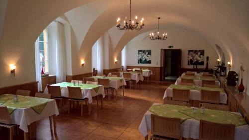 Bad Imnau Hotel | Pet-Friendly CAREA Hotel Fürstenhof with Family Amenities