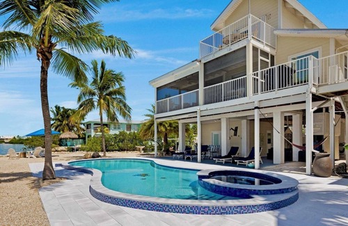 Cutthroat Harbor Estates House | Experience Carefree on Cudjoe: Waterfront Home with Pool