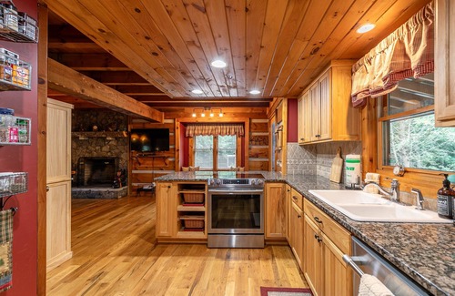 Foscoe House | Discover Cari's Rivers Edge: Cozy Private Home with Fire Pit