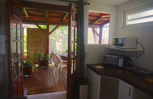 Port-Louis Apartment | Cozy Caribbean Creol Keys Studio - Steps from Beach & Shops