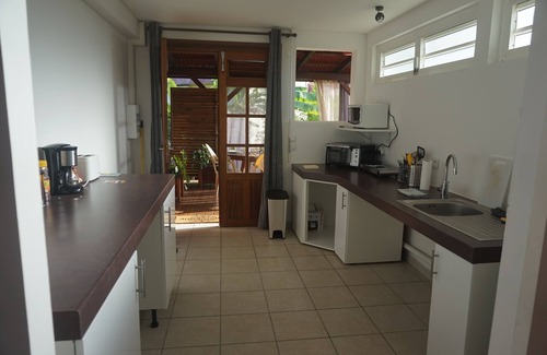 Port-Louis Apartment | Cozy Caribbean Creol Keys Studio - Steps from Beach & Shops