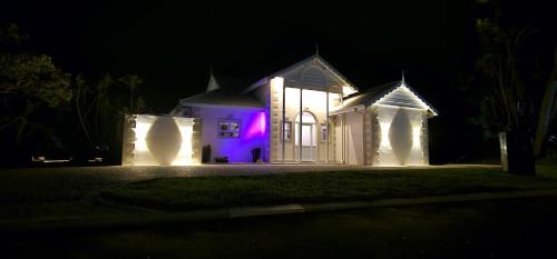 Port Edward Villa | Discover Caribbean Estates Villa Varie: Oceanfront Paradise